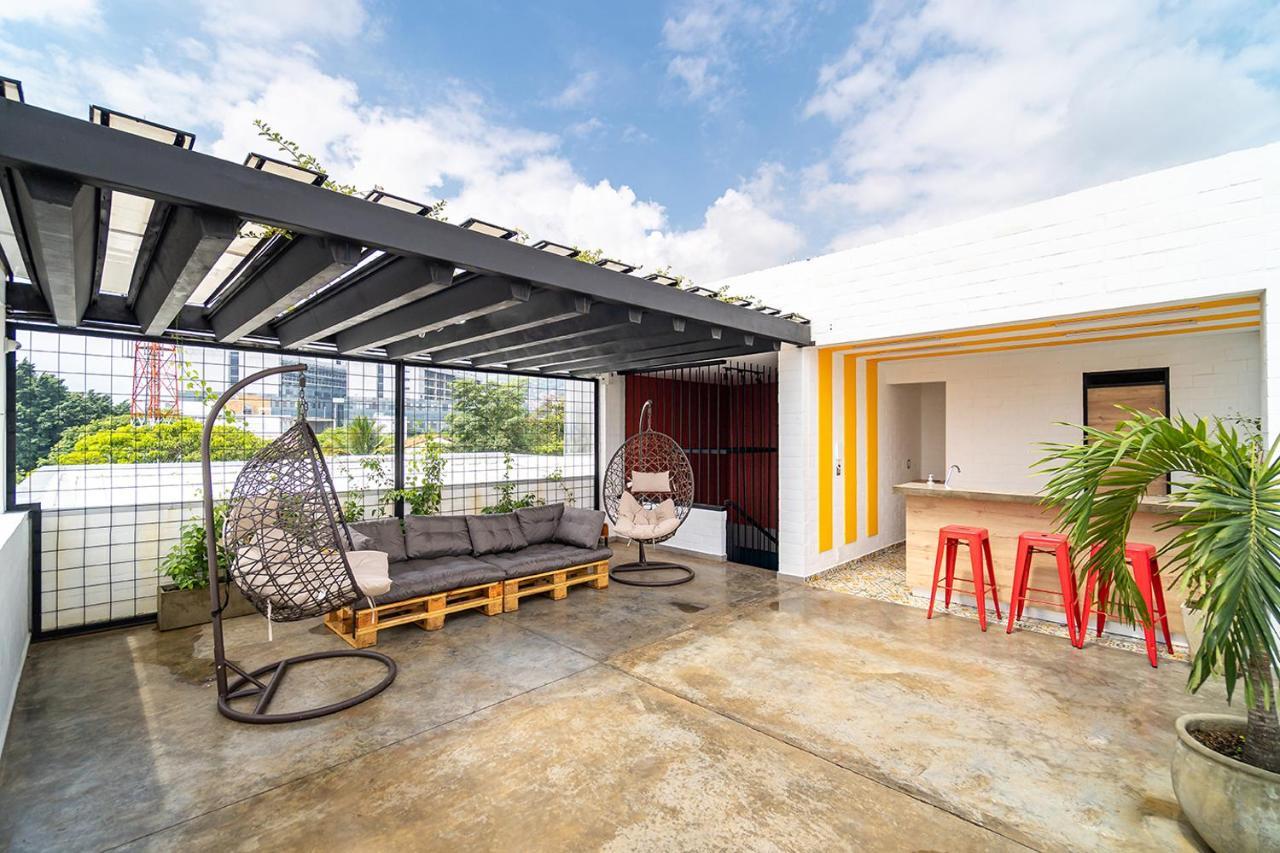 Ayenda Living Box Hotel Cali Exterior photo