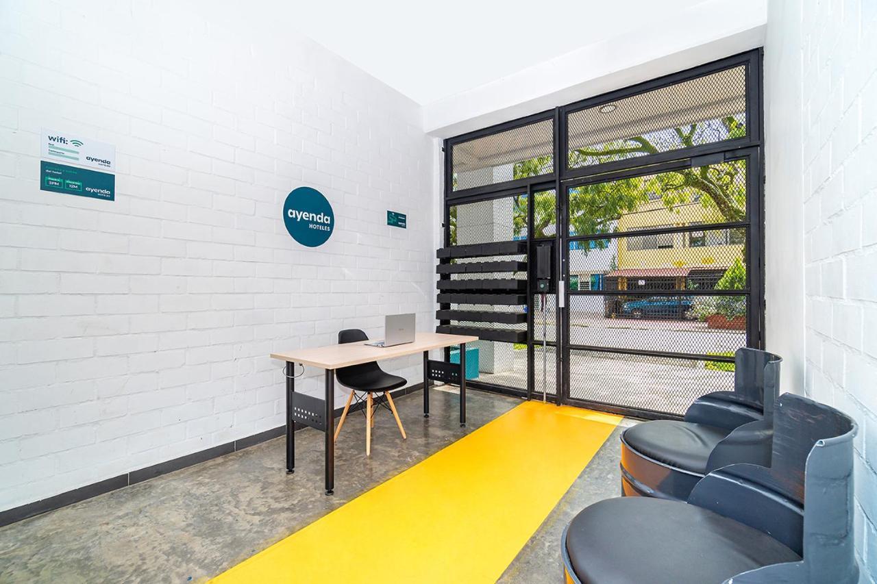 Ayenda Living Box Hotel Cali Exterior photo